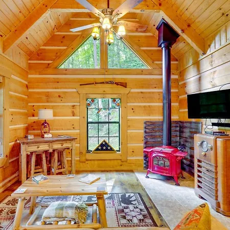 Cozy Log Cabin On 11 Acres 3 Mi To Cherokee Lake!